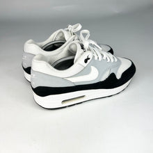 Load image into Gallery viewer, Nike Air Max 1 Trainers UK 9
