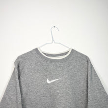 Load image into Gallery viewer, Nike centre logo sweatshirt

