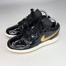 Load image into Gallery viewer, Nike Air Jordan 1 low Trainers
