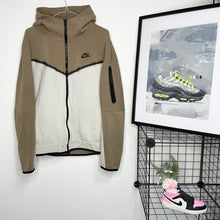 Load image into Gallery viewer, Nike Tech Fleece Hoodie
