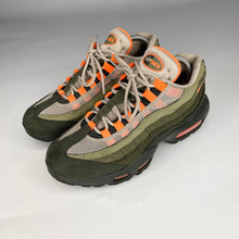 Load image into Gallery viewer, Nike Air Max 95 Trainers UK 6

