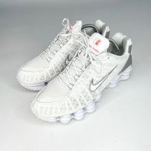 Load image into Gallery viewer, Nike Air Max shox Trainers UK 7
