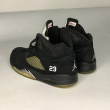 Load image into Gallery viewer, Nike Air Jordan 5 ‘Black metallic’ Trainers
